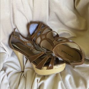 Wet Seal Platform Stilettos NWOT